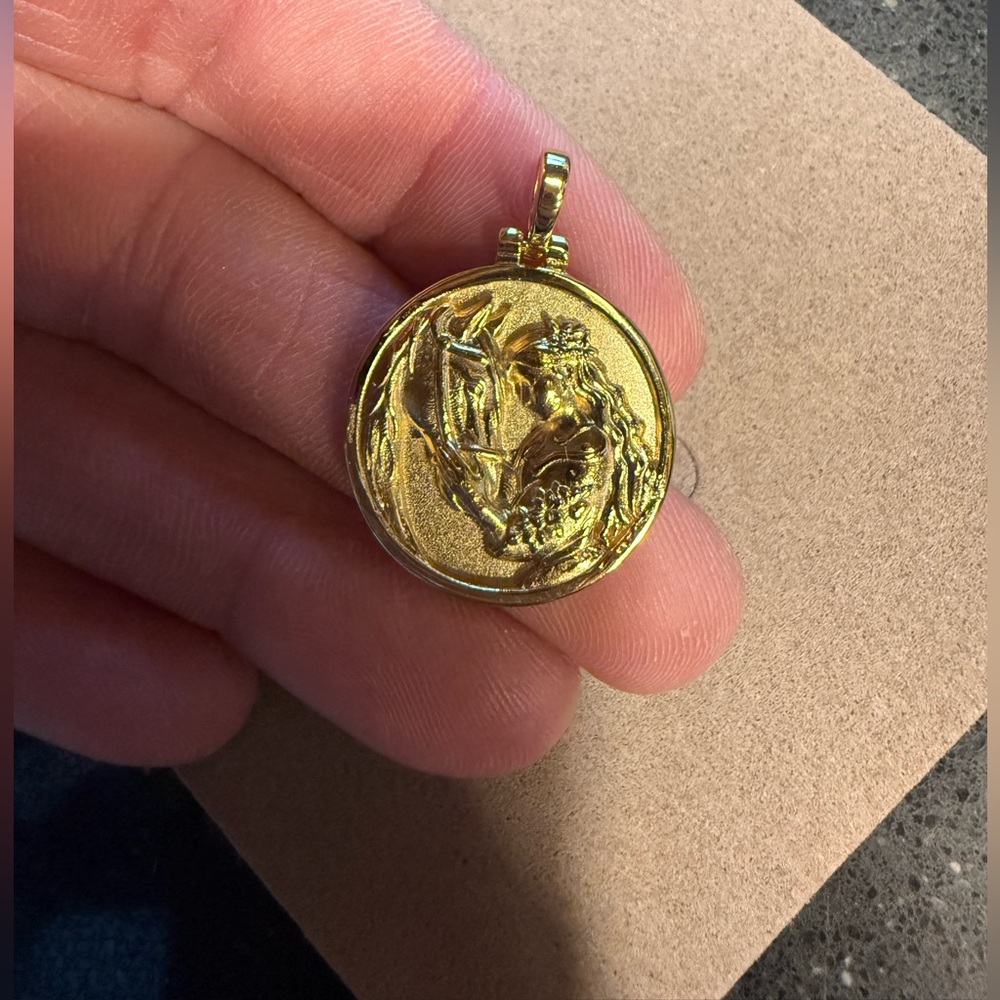 Awe Inspired Rhiannon pendant - Picture 3 of 4